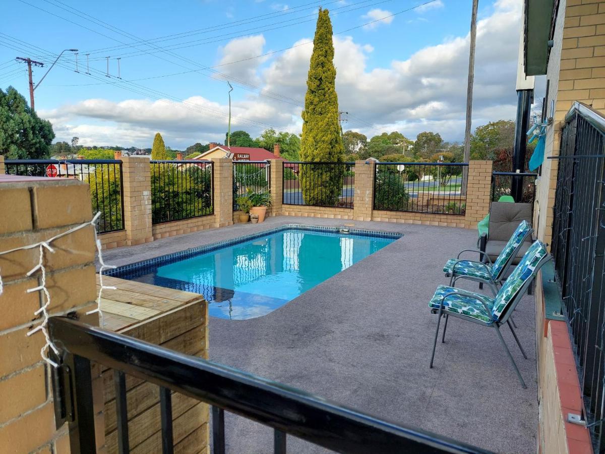 Settlers Motor Inn Tenterfield Dış mekan fotoğraf